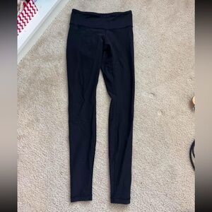 Black reversible lululemon leggings